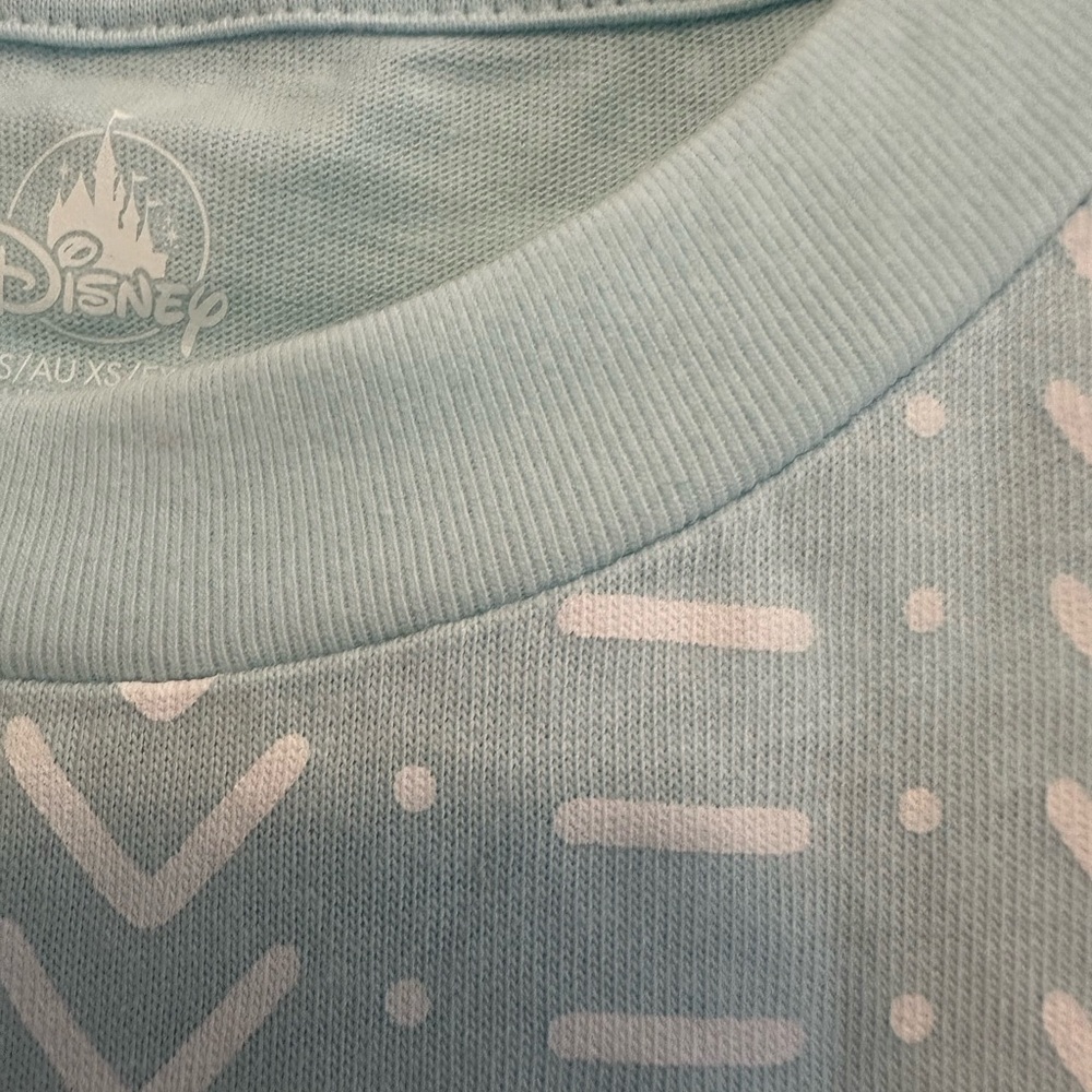 Disney Blue Short Sleeve Tee. 100 % organic cotton. - Picture 8 of 9